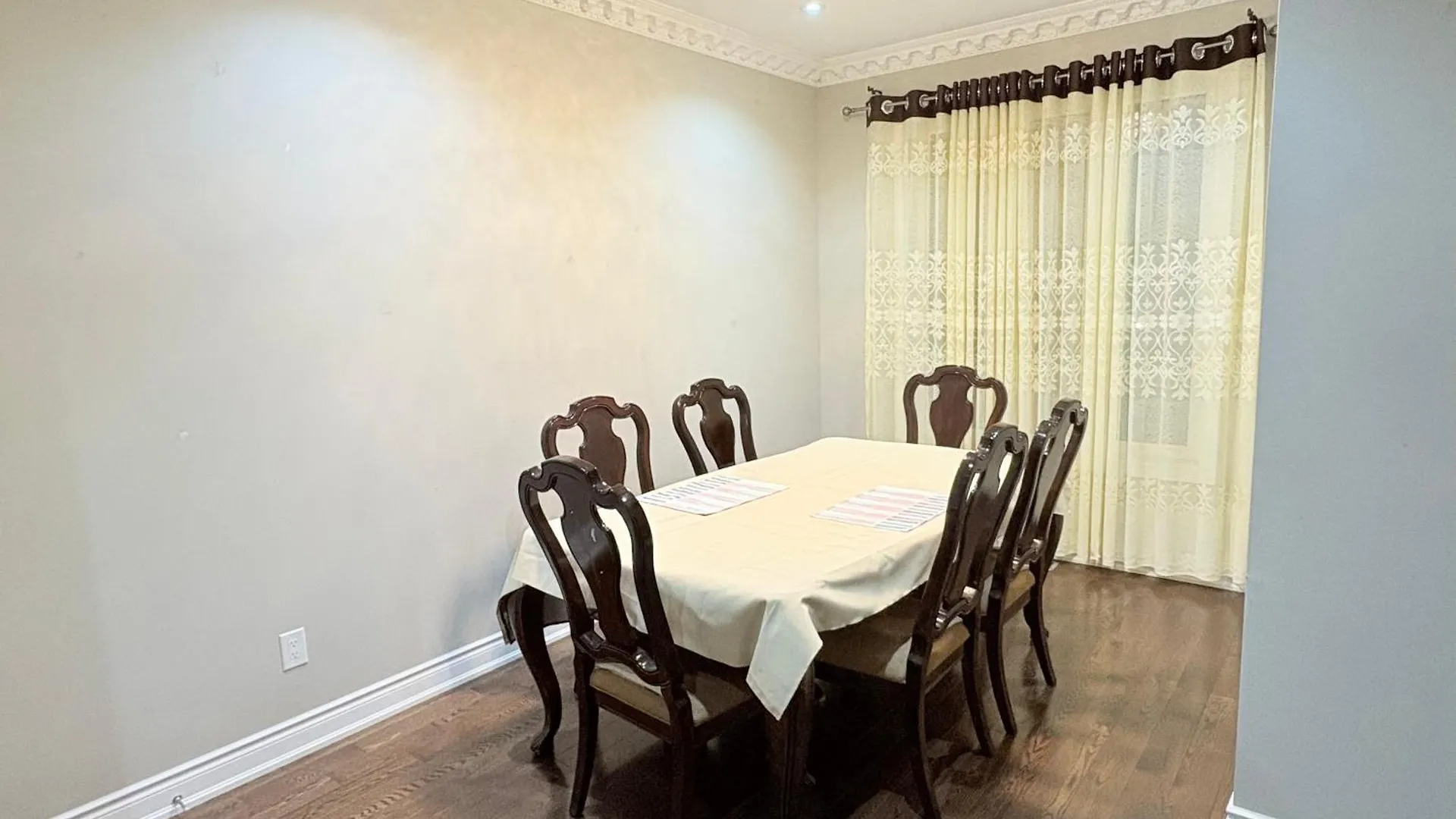 Specious Private Room With A Washroom Toronto Canada